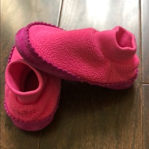 LL Bean Toddler fleece slippers size 5-6